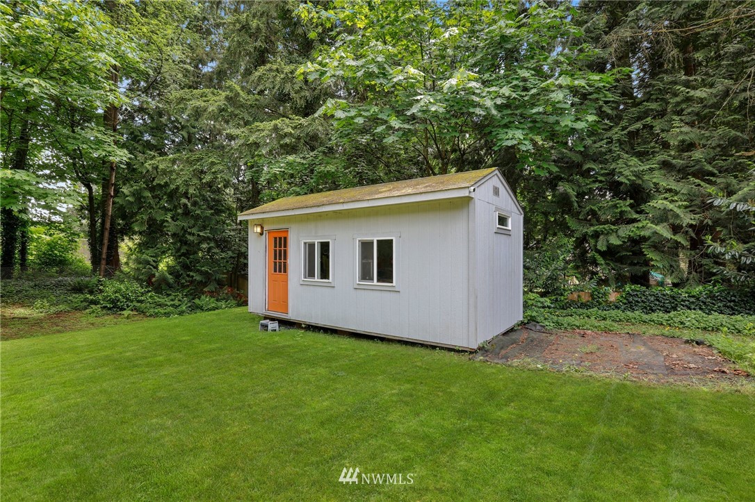20917 West Richmond Road Bothell, WA 98021 - Photo 23 of 27