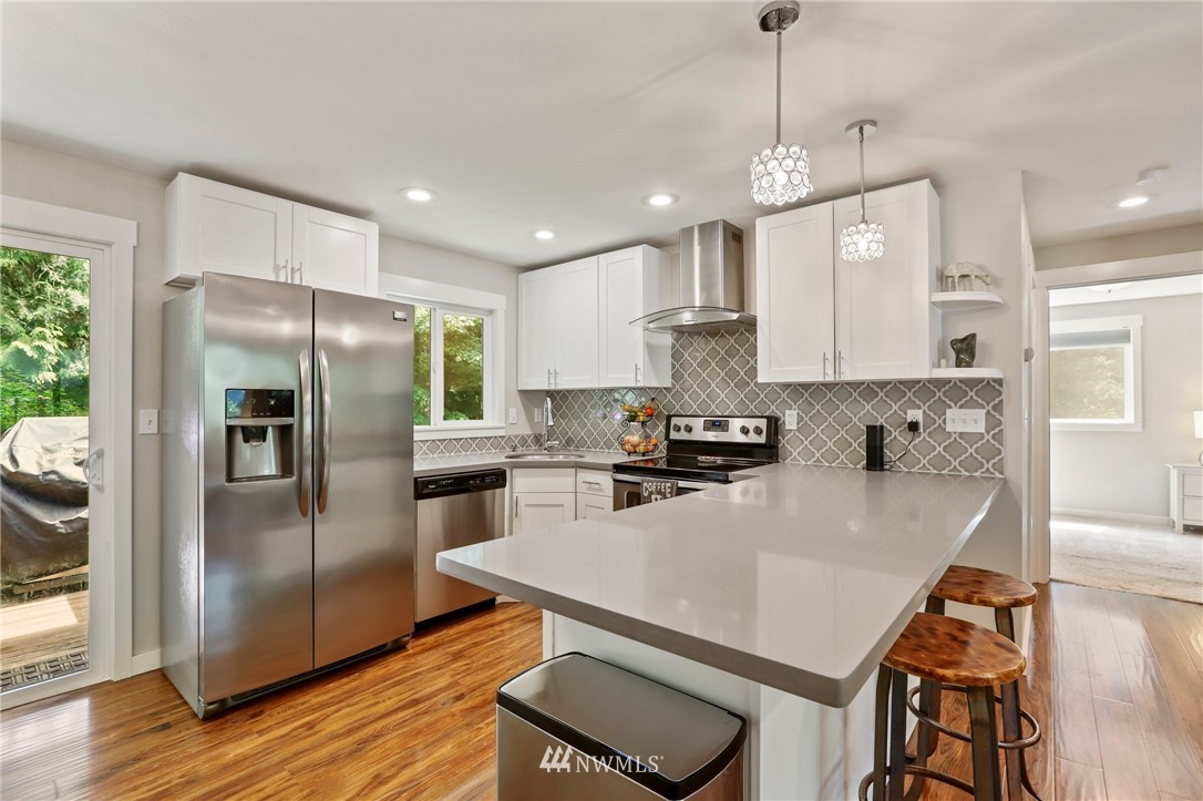 20917 West Richmond Road Bothell, WA 98021 - Photo 6 of 27