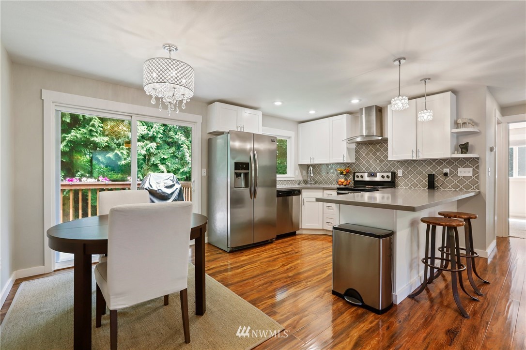 20917 West Richmond Road Bothell, WA 98021 - Photo 7 of 27