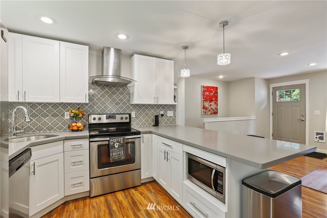 20917 West Richmond Road Bothell, WA 98021 - Photo 8 of 27