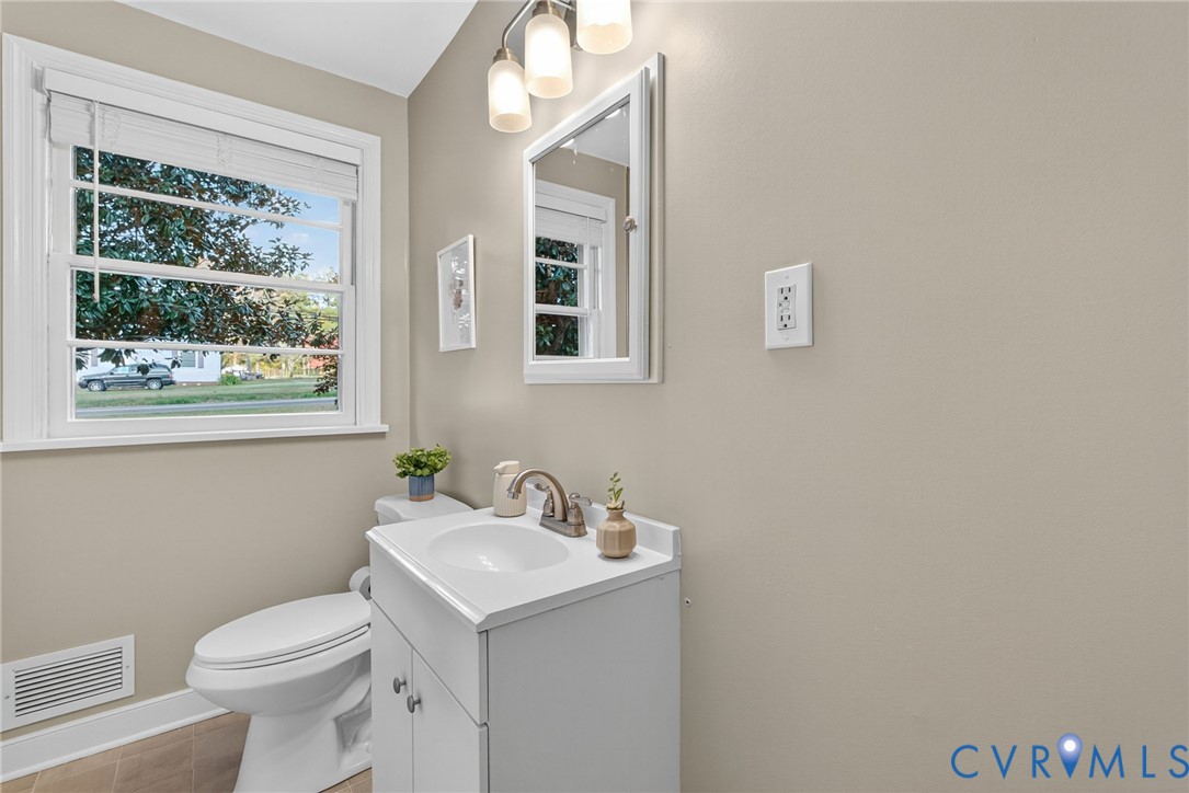 2008 Adkins Road North Chesterfield, VA 23236 - Photo 19 of 31 Gallery Image 19