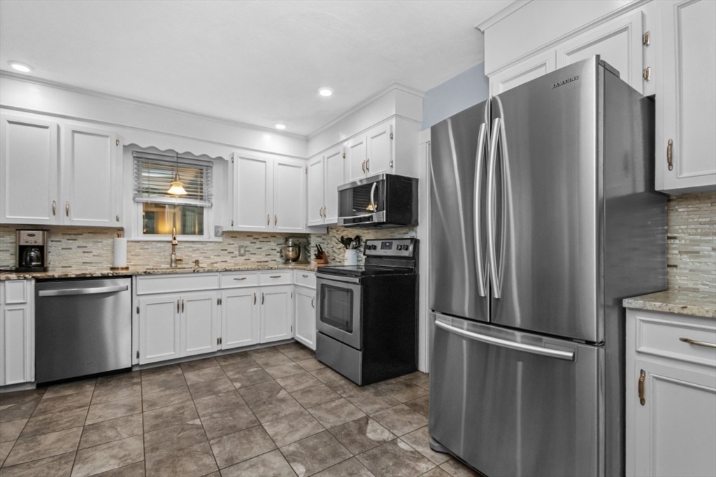 27 St Agatha Road Milton, MA 02186 - Photo 6 of 38 Gallery Image 6
