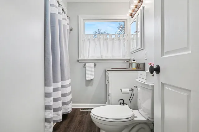 $244,900 | 1048 South Kalamazoo Avenue, Marshall, MI 49068