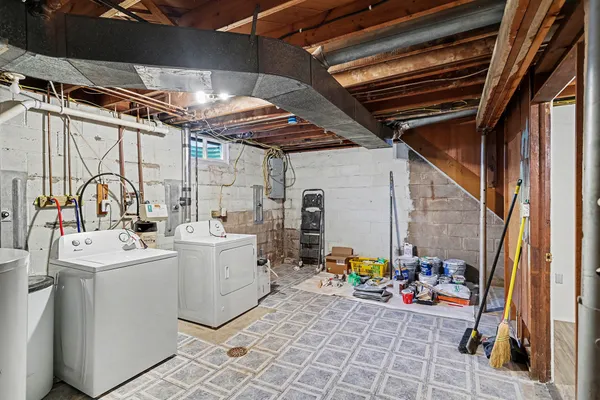 $244,900 | 1048 South Kalamazoo Avenue, Marshall, MI 49068