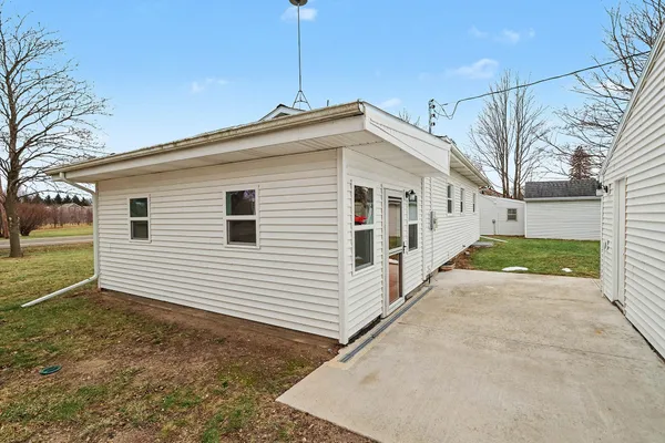 $244,900 | 1048 South Kalamazoo Avenue, Marshall, MI 49068