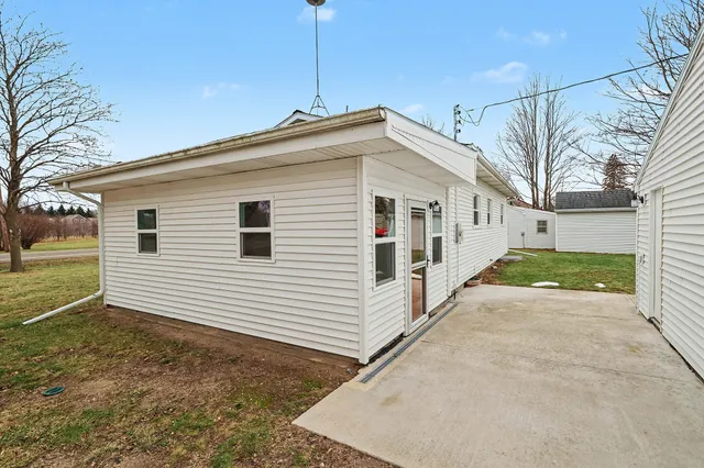 $244,900 | 1048 South Kalamazoo Avenue, Marshall, MI 49068