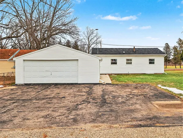 $244,900 | 1048 South Kalamazoo Avenue, Marshall, MI 49068