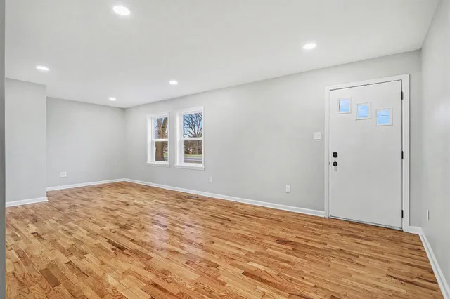 $244,900 | 1048 South Kalamazoo Avenue, Marshall, MI 49068