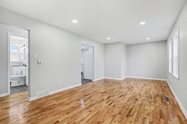 $244,900 | 1048 South Kalamazoo Avenue, Marshall, MI 49068