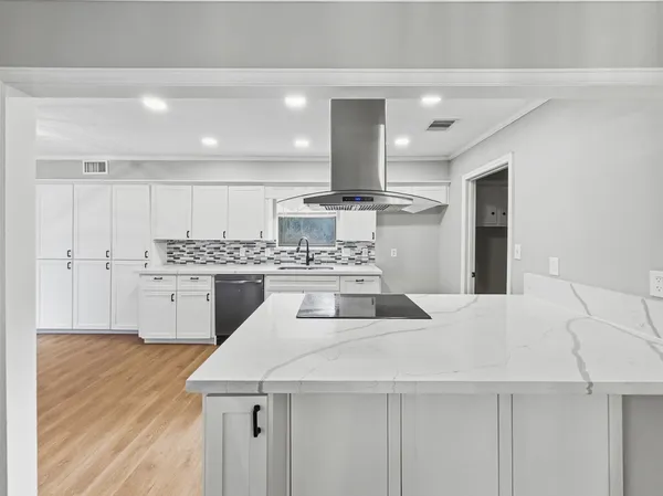 $1,900 | 168 Old Bridge Lake Street, Houston, TX 77069