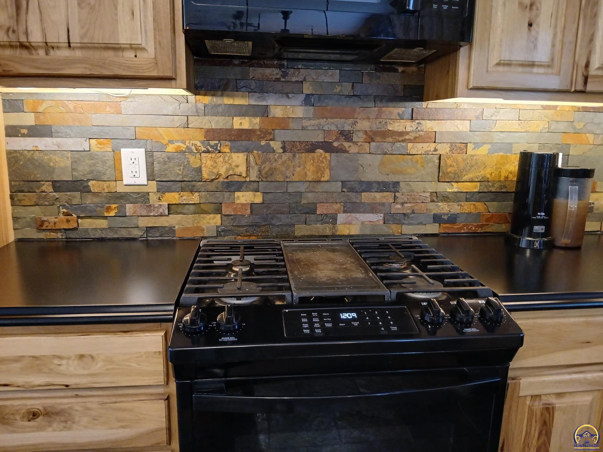 301 Southwest Yorkshire Road Topeka, KS 66606 - Photo 21 of 82