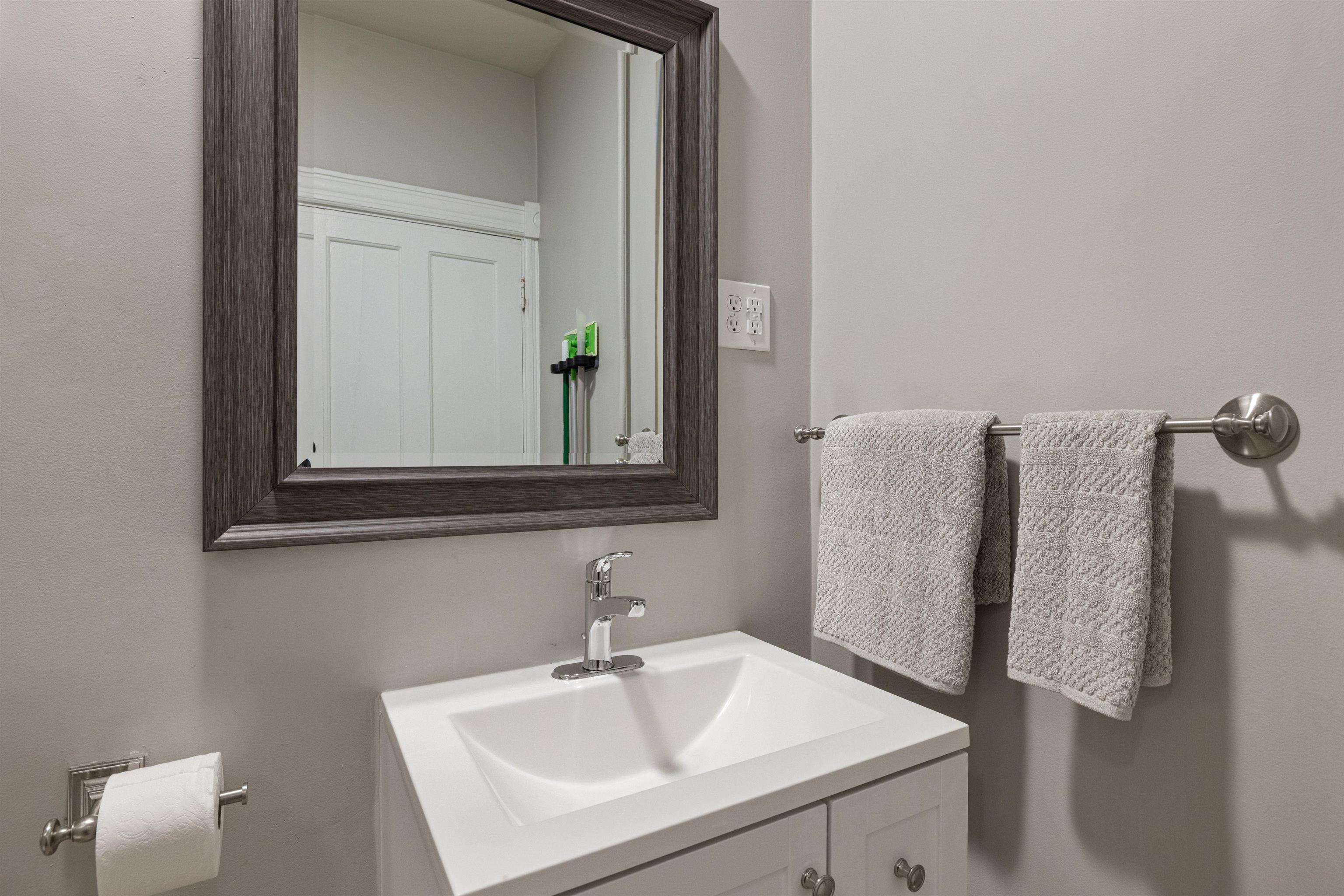 792 Grove Street, Unit 1 Manchester, NH 03103 - Photo 18 of 37