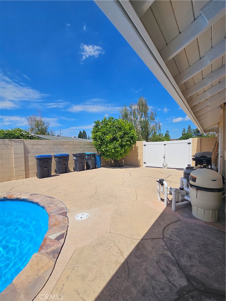 2092 Cutler Street Simi Valley, CA 93065 - Photo 19 of 34