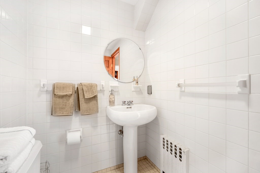 17 Roberts Road, Unit A Cambridge, MA 02138 - Photo 22 of 25