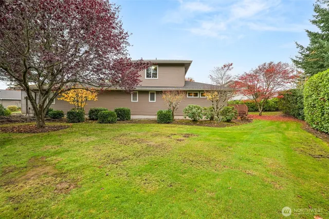 a front view of house with yard