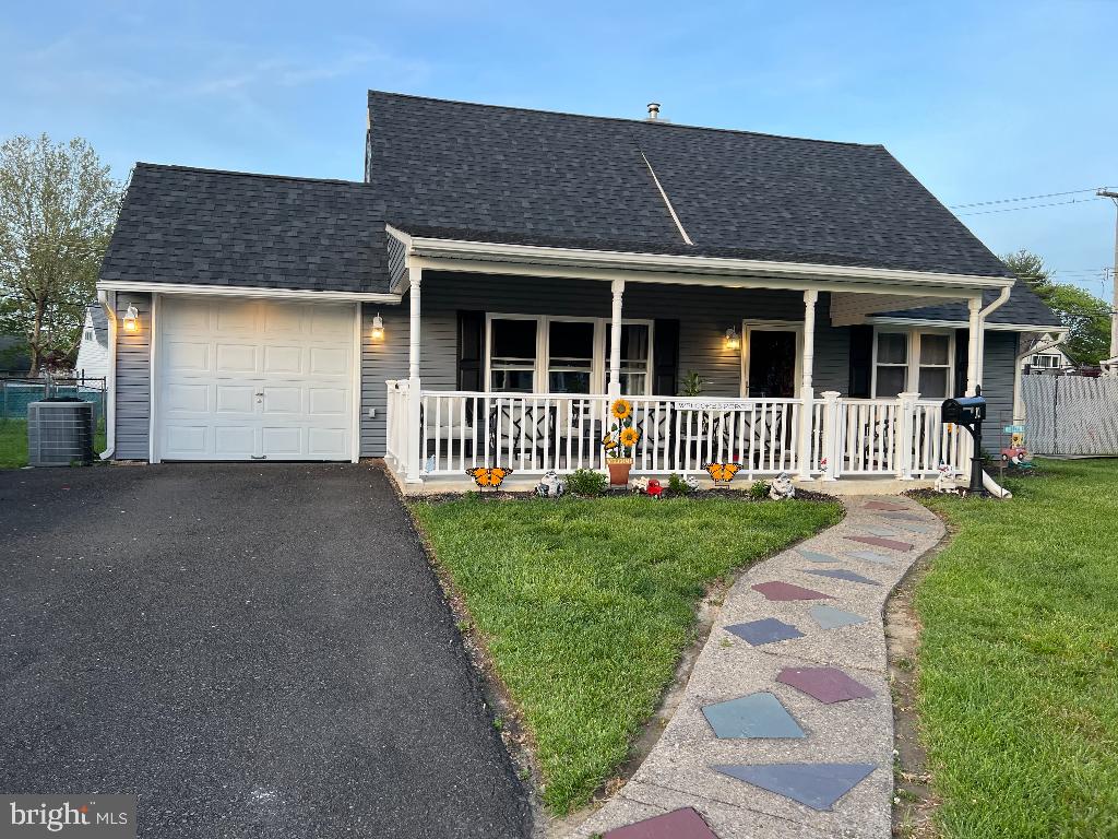 10 Quakeroak Road Levittown, PA 19057 - Photo 1 of 22 Gallery Image 1