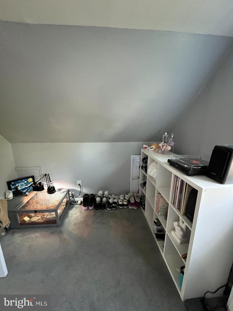 10 Quakeroak Road Levittown, PA 19057 - Photo 17 of 22 Gallery Image 17