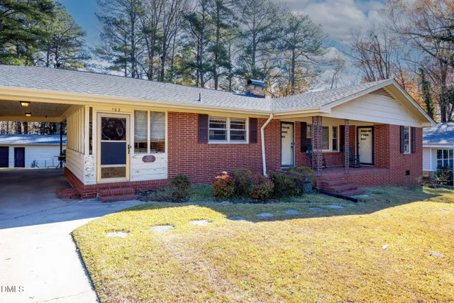 $285,000 | 102 Hillcrest Drive, Smithfield, NC 27577