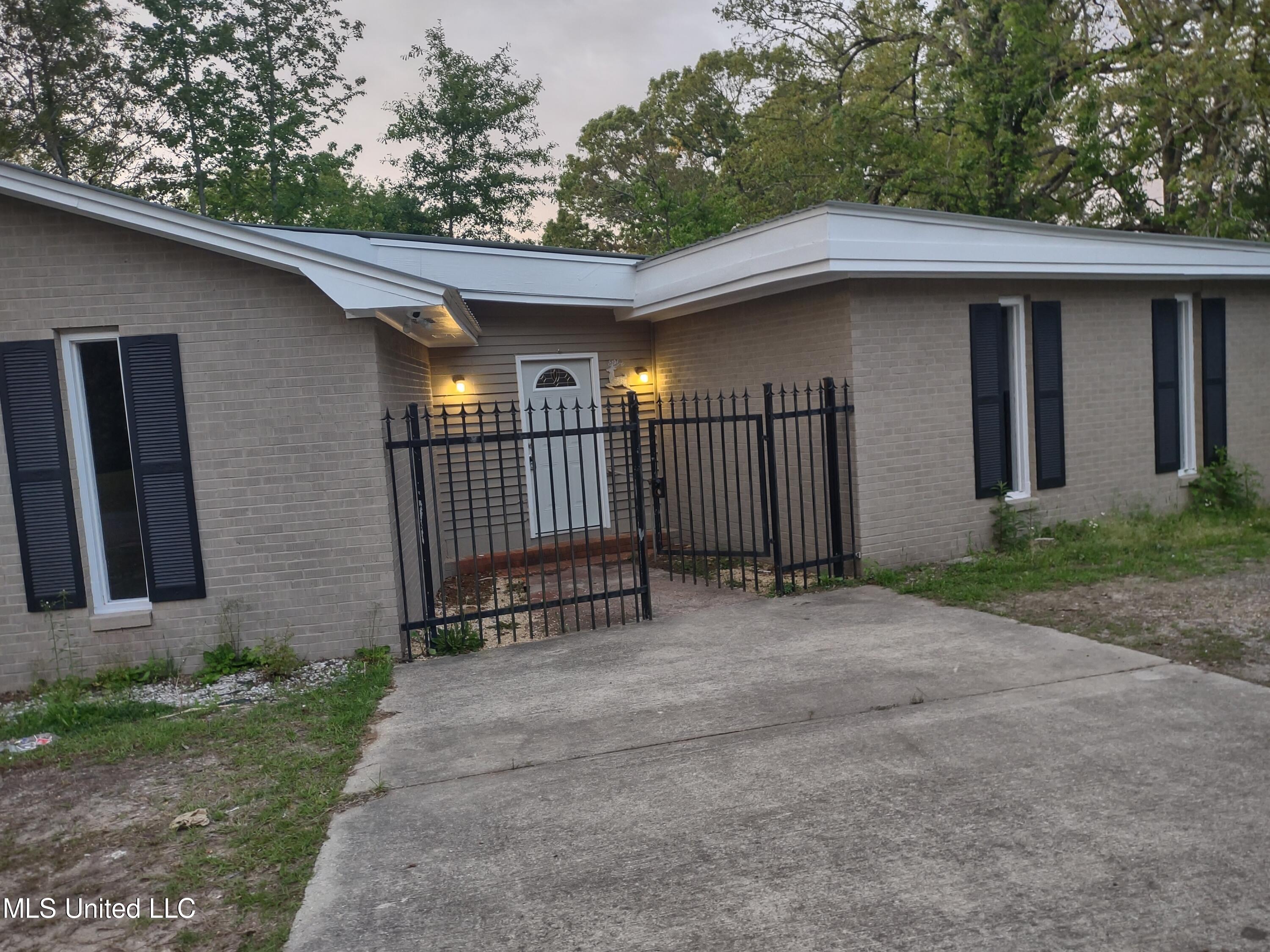 9209 Morgan Road Meridian, MS 39307 - Photo 1 of 12 2