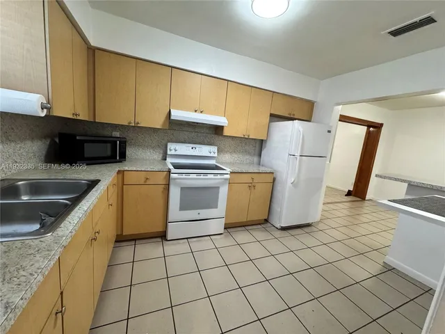 $3,800 | 9111 Southwest 20th Street, Miami, FL 33165