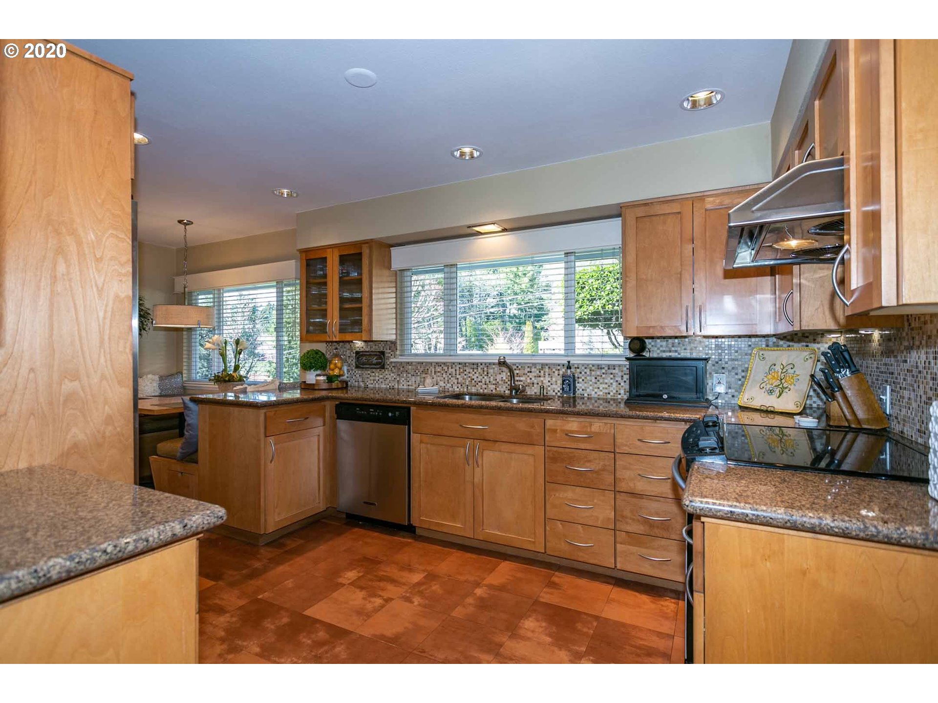 3330 Southwest Hamilton Street Portland, OR 97239 - Photo 4 of 32 Gallery Image 4