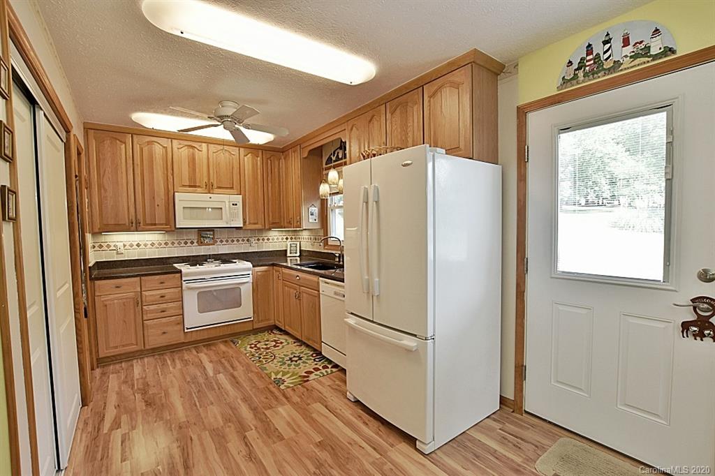 1009 Hollow Road Chester, SC 29706 - Photo 12 of 28 Gallery Image 12