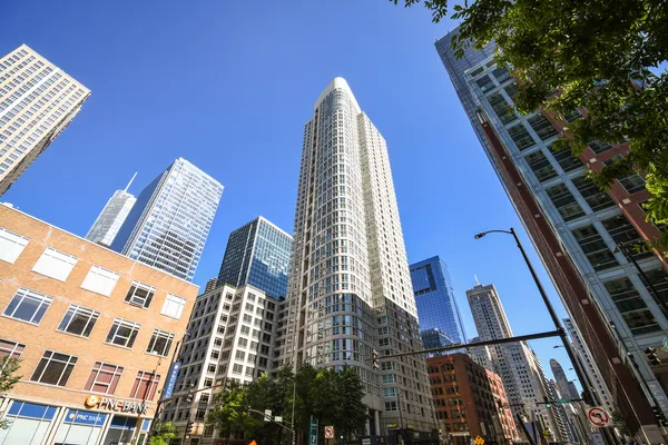 $2,600 | 345 North LaSalle Drive, Unit 3406, Chicago, IL 60654
