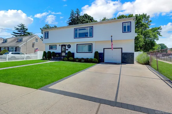 $1,099,000 | 1602 Noble Street, East Meadow, NY 11554