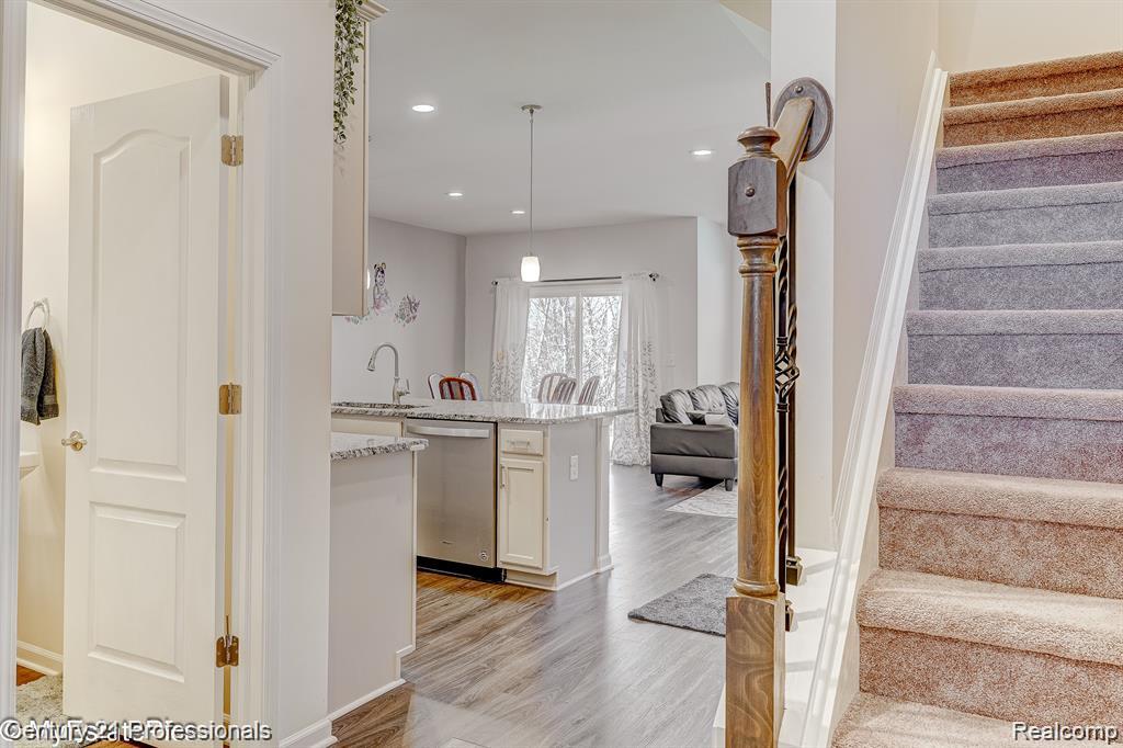 43646 Prospect Lane Novi, MI 48375 - Photo 6 of 39