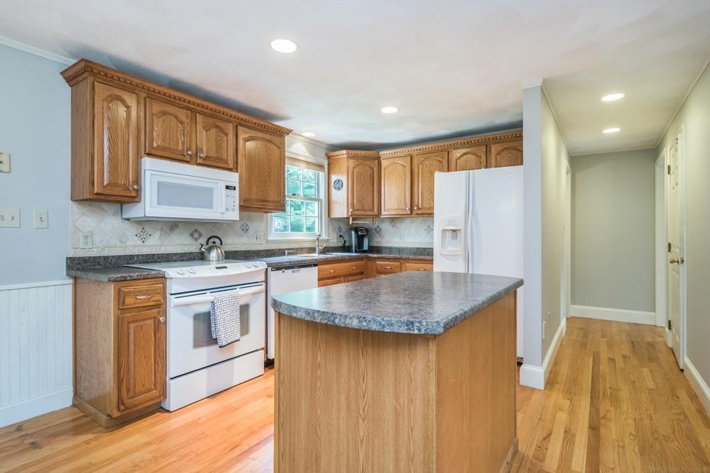 80 Blanchard Road Boxborough, MA 01719 - Photo 4 of 35