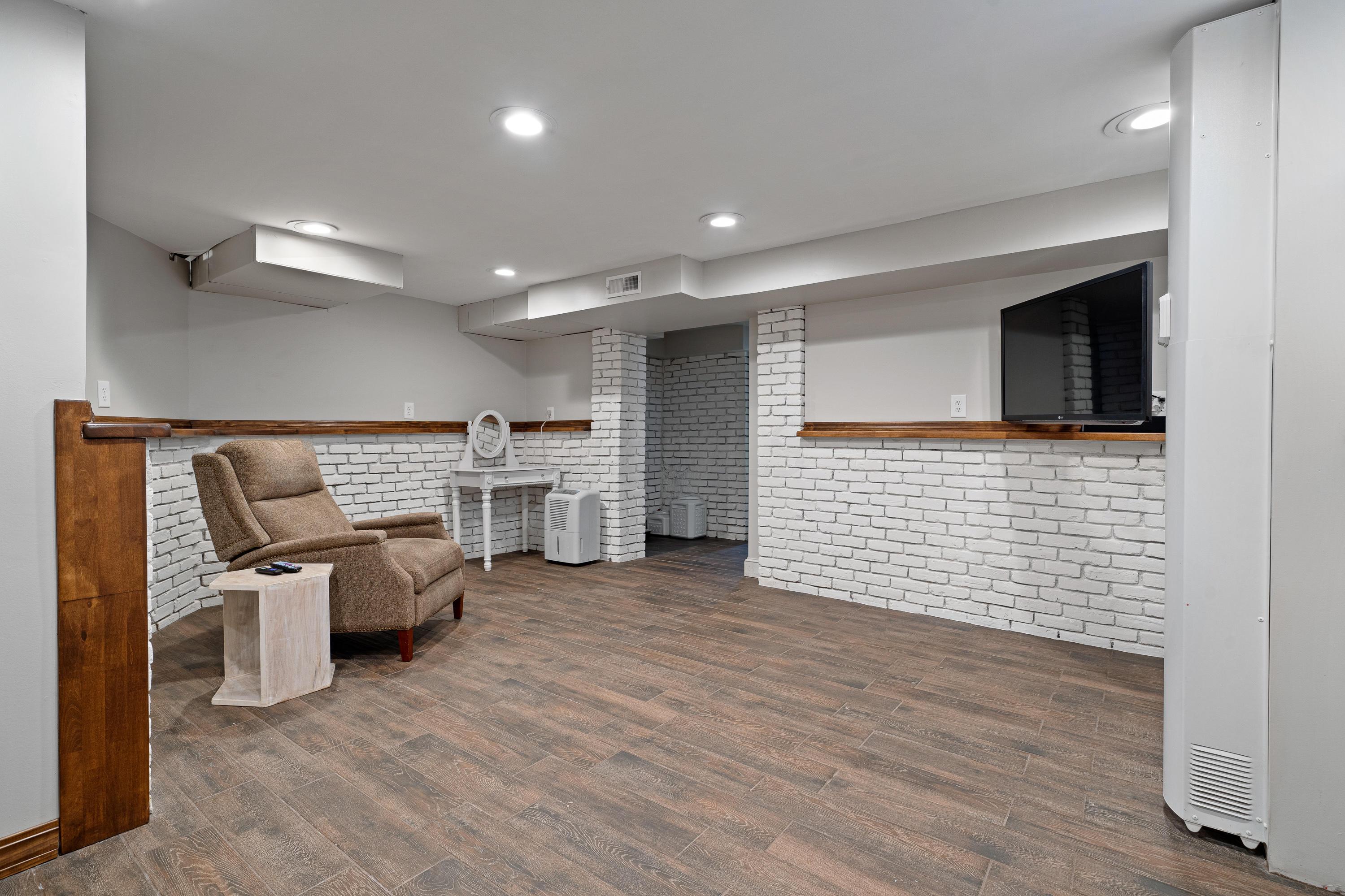 1723 Cardiff Road Columbus, OH 43221 - Photo 25 of 36 Gallery Image 25