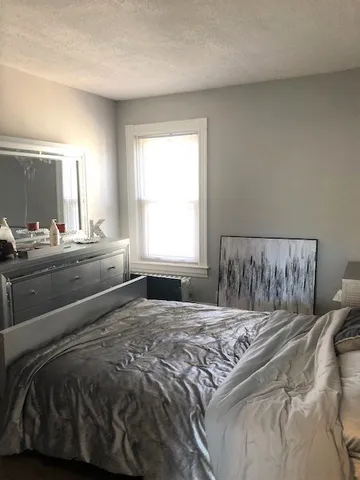 $1,800 | 286 Glenwood Avenue, Unit 2, Pawtucket, RI 02860