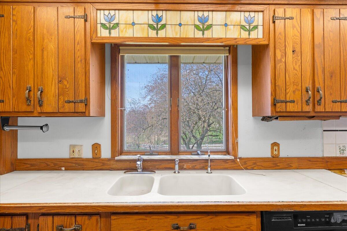 16170 Wacousta Road Grand Ledge, MI 48837 - Photo 21 of 56 36-Media Jett - 35