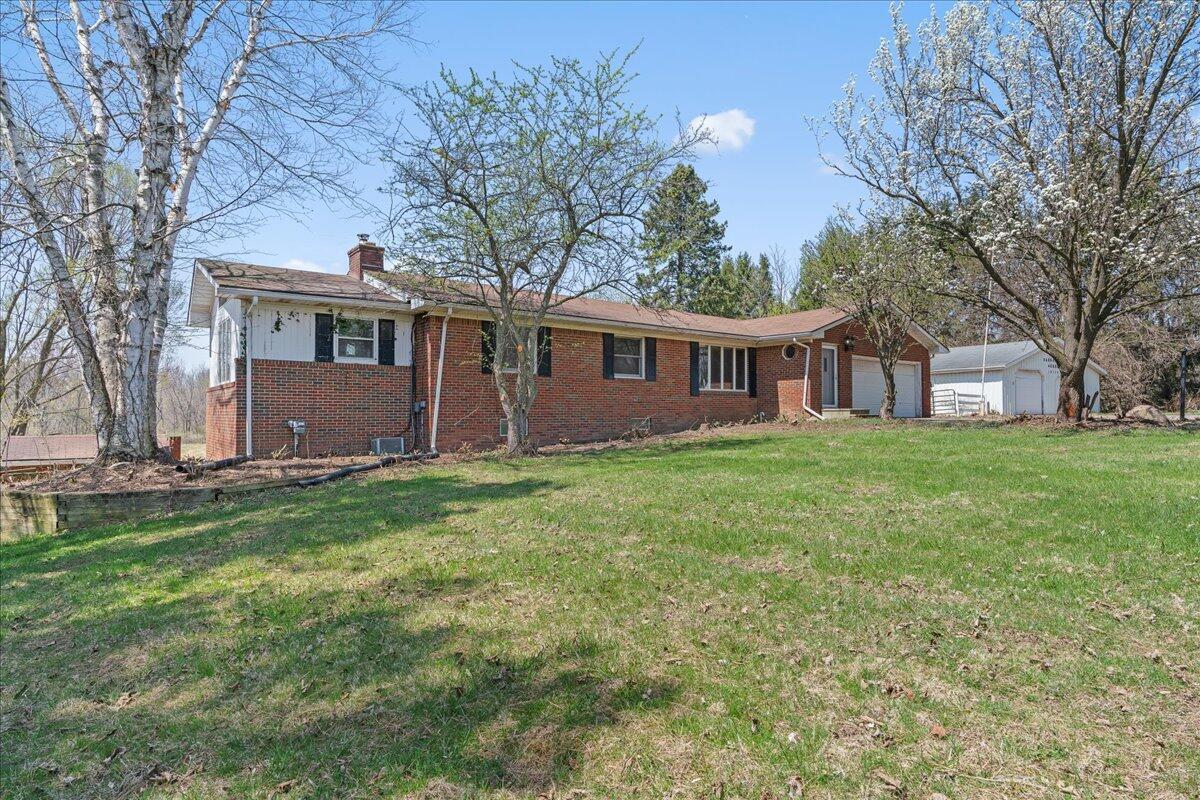 16170 Wacousta Road Grand Ledge, MI 48837 - Photo 38 of 56 19-Media Jett - 18