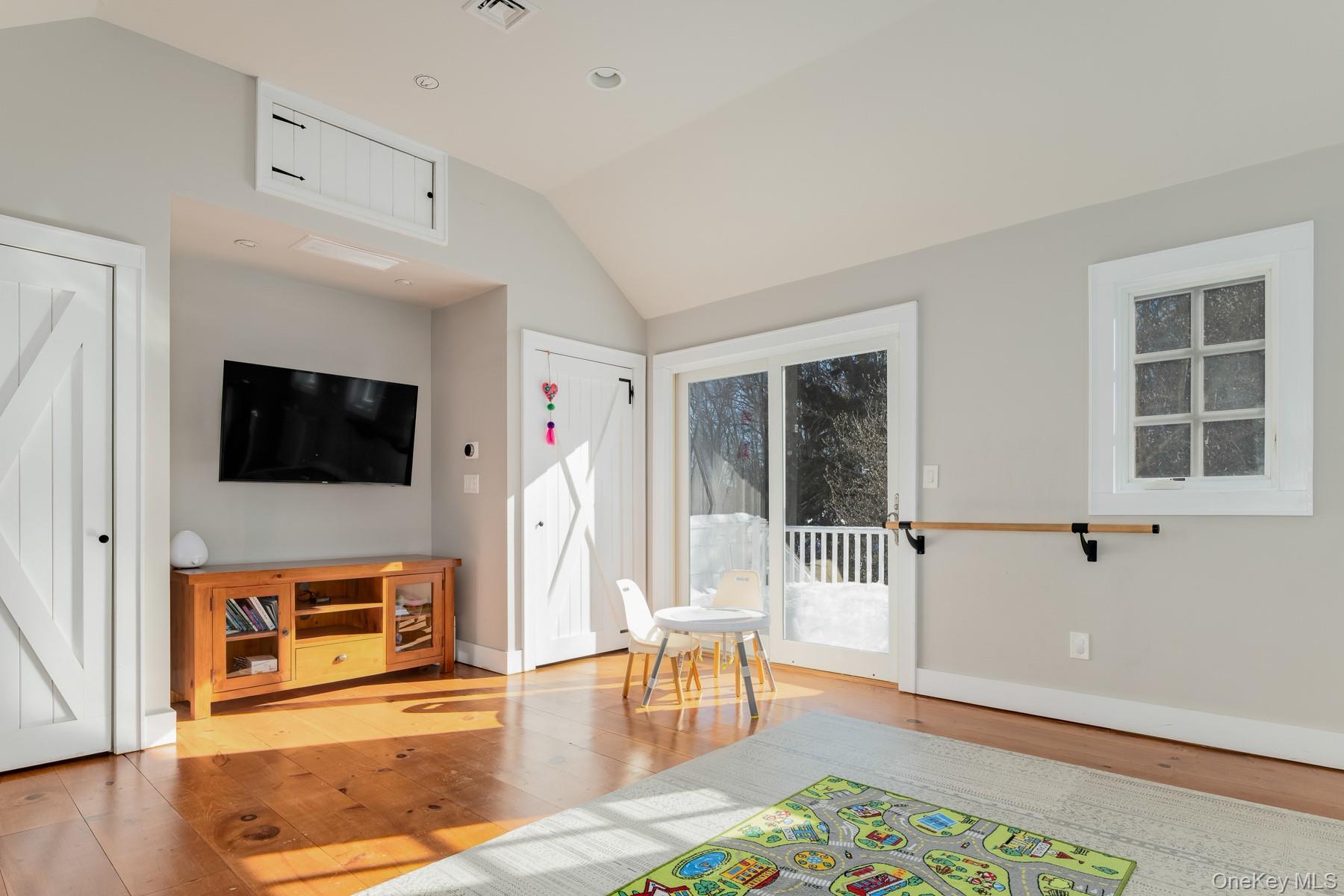 291 Roaring Brook Road Chappaqua, NY 10514 - Photo 23 of 31