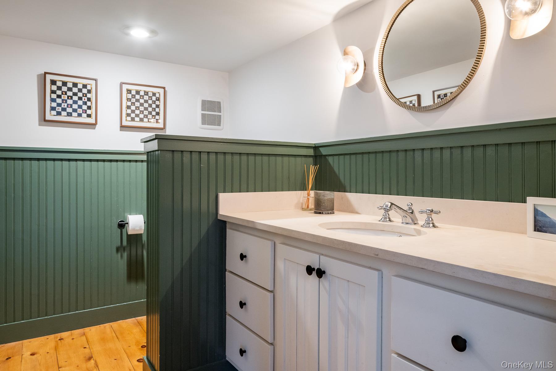 291 Roaring Brook Road Chappaqua, NY 10514 - Photo 8 of 31