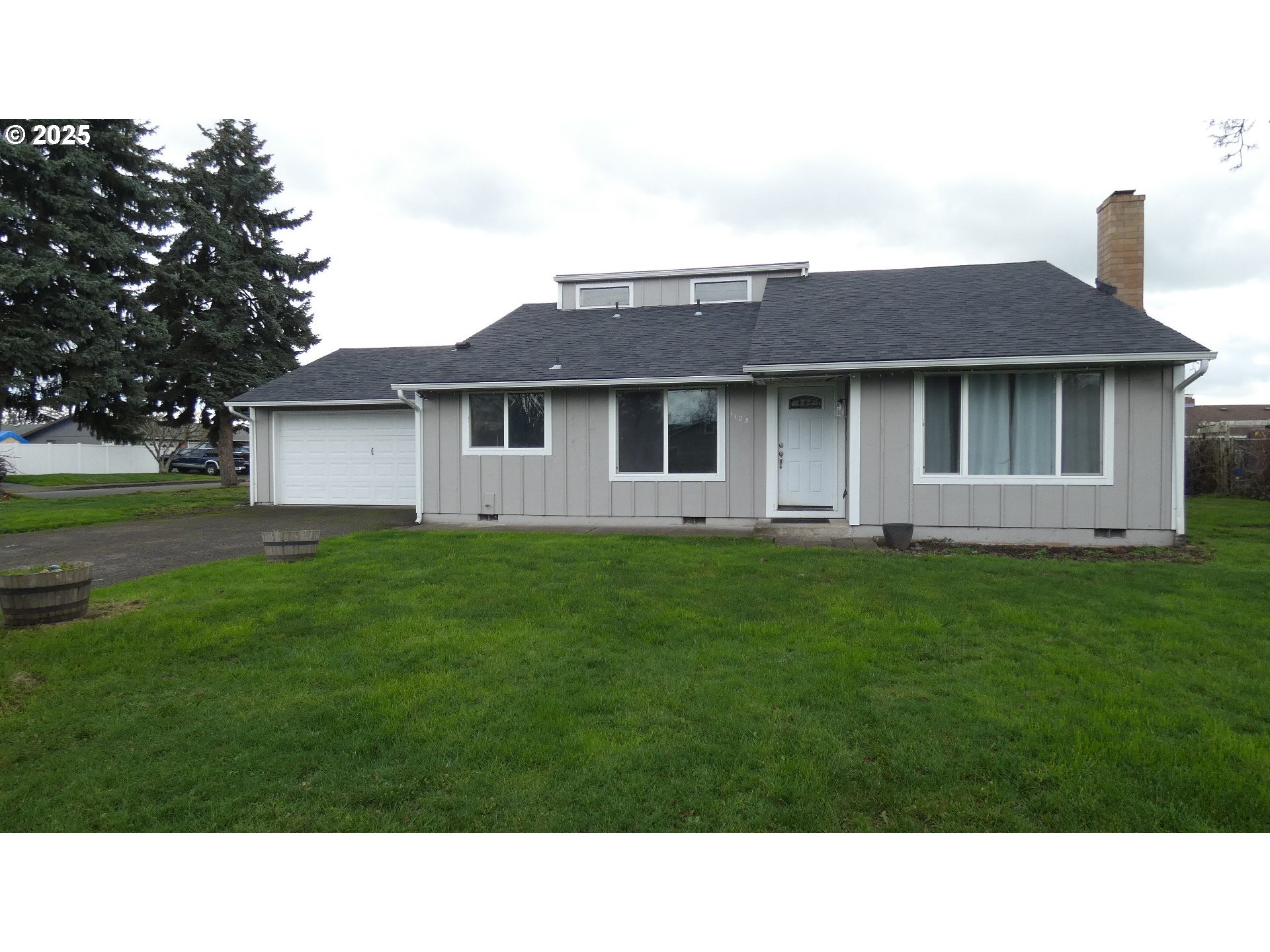 1123 E Street Independence, OR 97351 - Photo 1 of 10