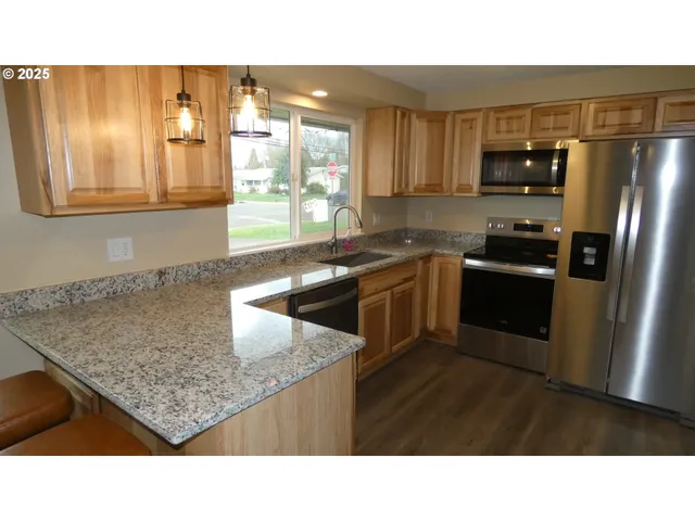 $420,000 | 1123 E Street, Independence, OR 97351