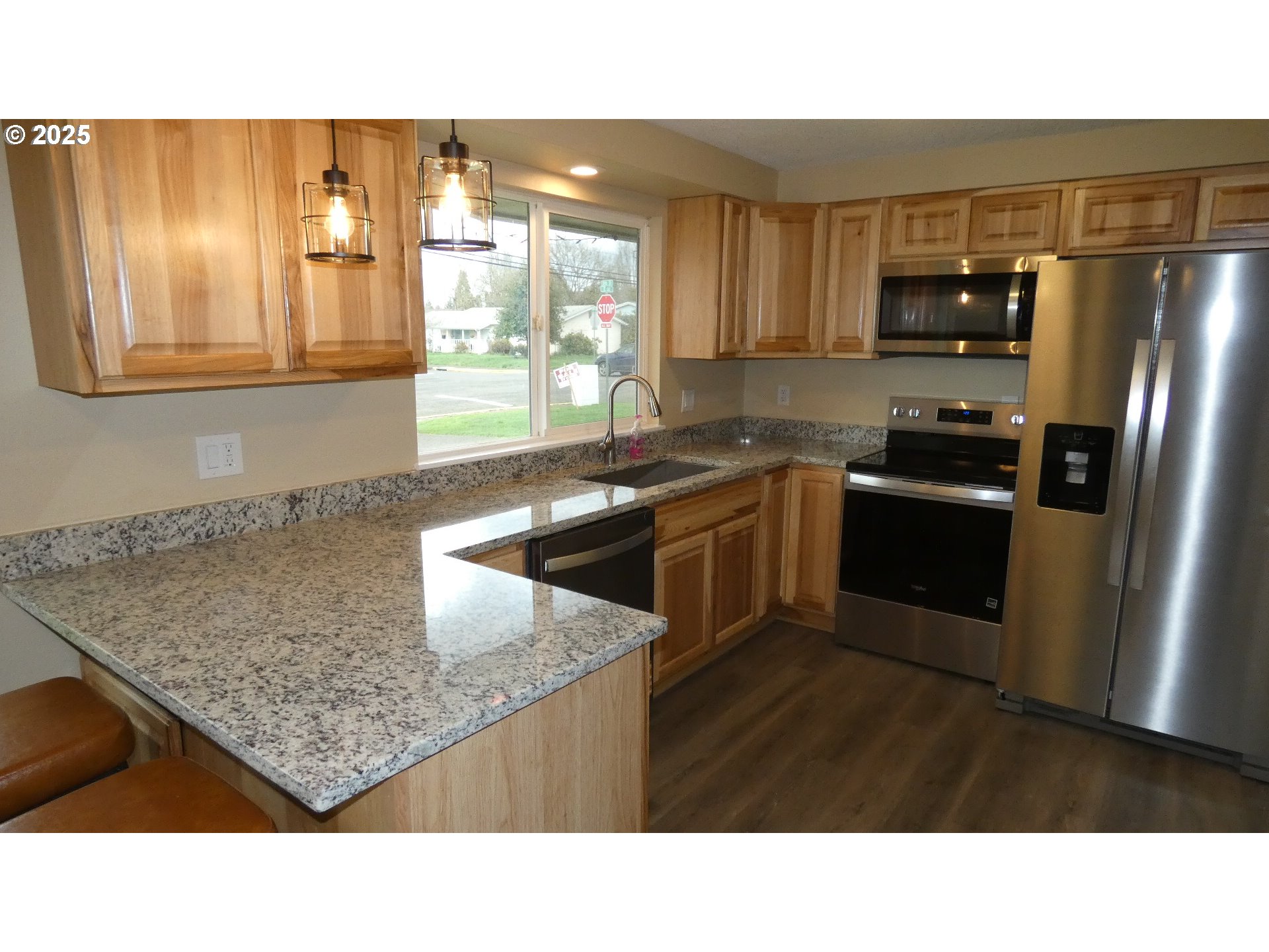 1123 E Street Independence, OR 97351 - Photo 4 of 10