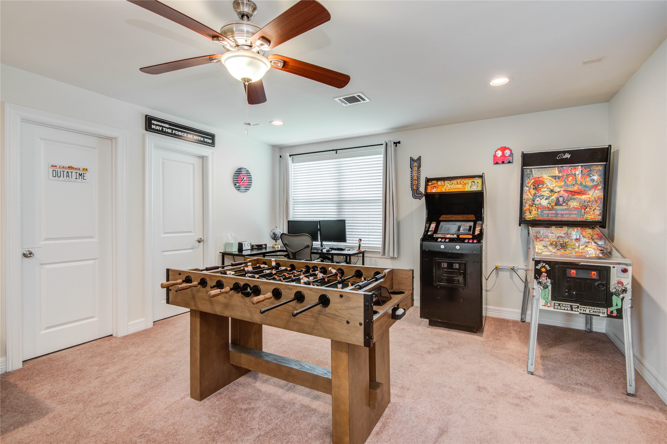 738 Link Road Houston, TX 77009 - Photo 18 of 20 Arcade Games Not Included