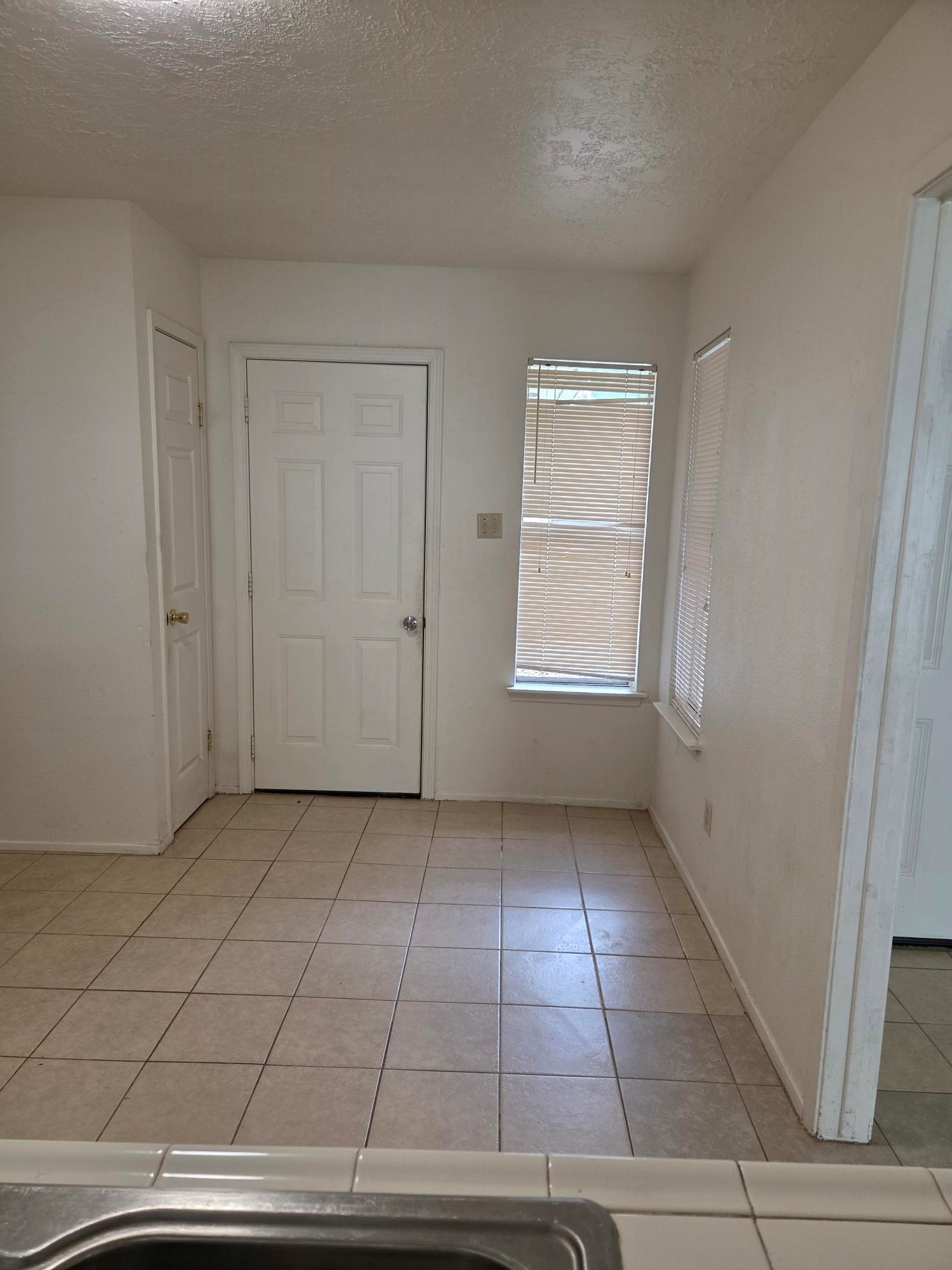 4819 Roserock Lane Spring, TX 77388 - Photo 7 of 15 Breakfast/kitchen area
