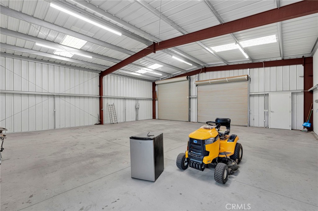 6271 Smoke Tree Road Phelan, CA 92371 - Photo 18 of 28 Shop Interior 2