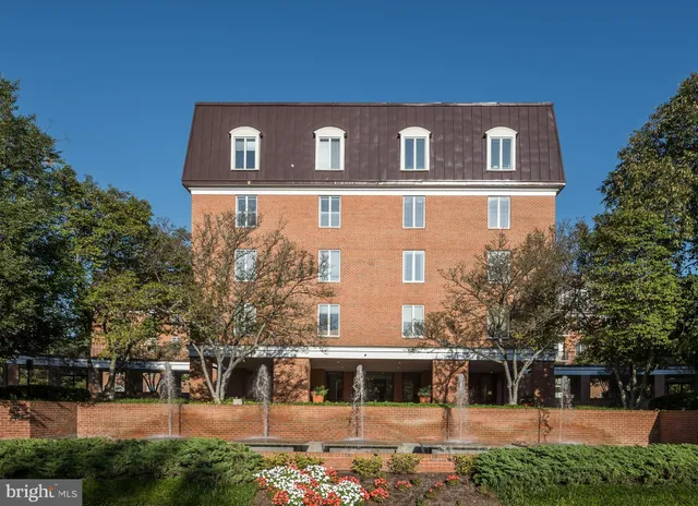 $915,000 | 8101 Connecticut Avenue, Unit C610, Chevy Chase, MD 20815