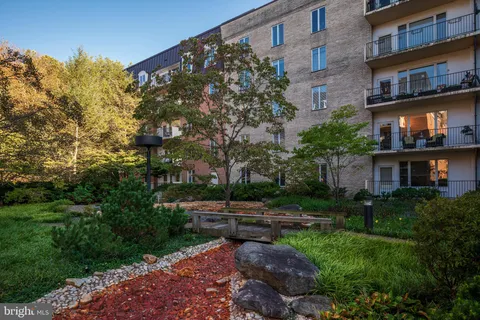 $915,000 | 8101 Connecticut Avenue, Unit C610, Chevy Chase, MD 20815