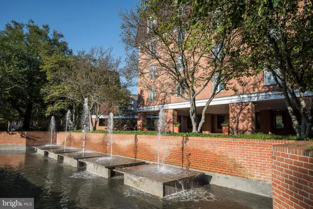 $915,000 | 8101 Connecticut Avenue, Unit C610, Chevy Chase, MD 20815