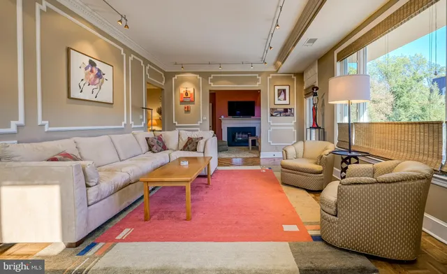 $915,000 | 8101 Connecticut Avenue, Unit C610, Chevy Chase, MD 20815