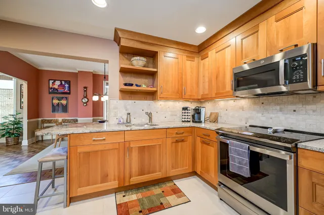$915,000 | 8101 Connecticut Avenue, Unit C610, Chevy Chase, MD 20815