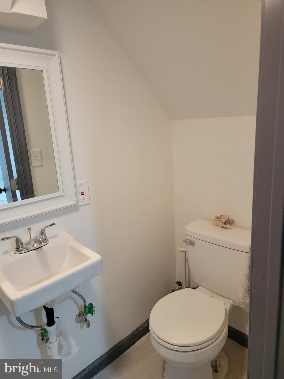 1116 Gleneagle Road Baltimore, MD 21239 - Photo 6 of 54