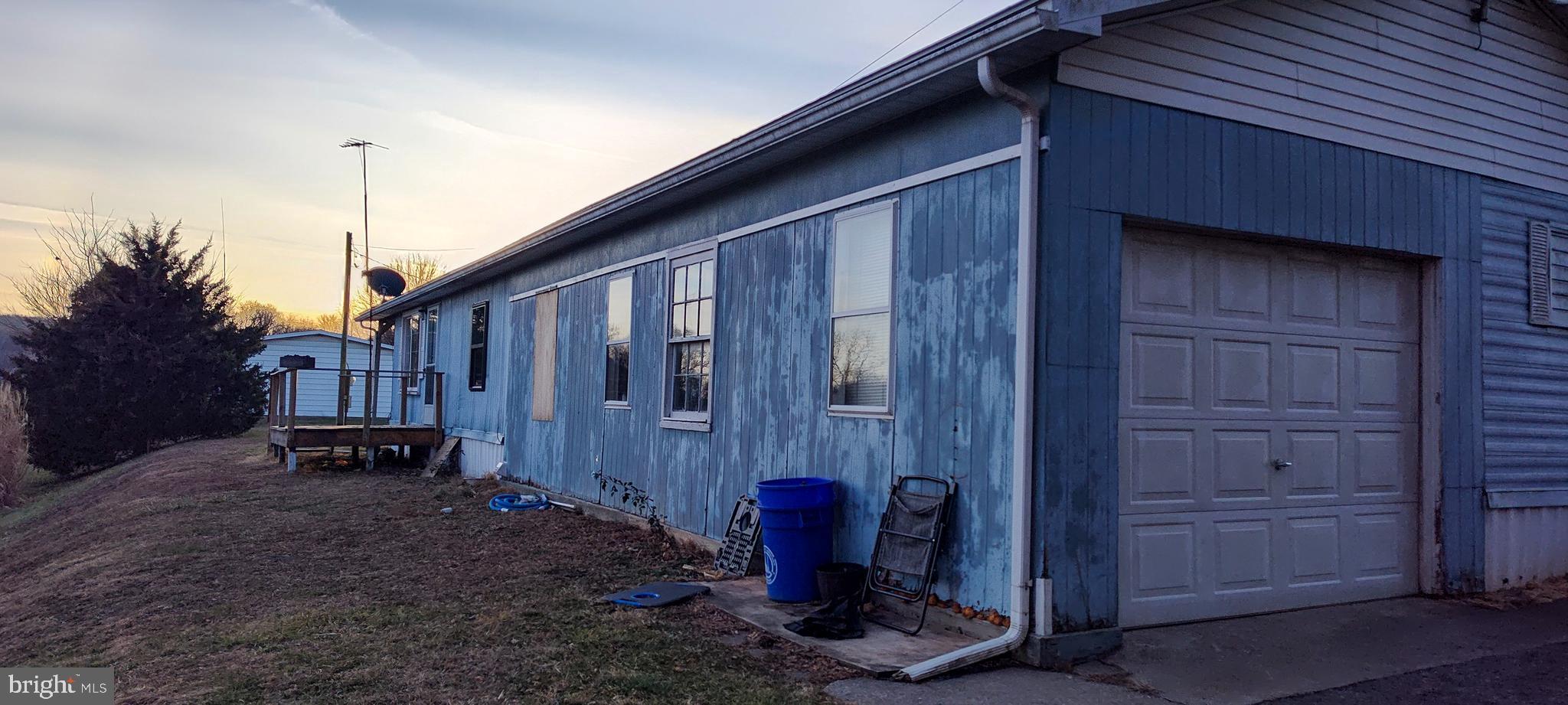 2633 Old Trail Road Liverpool, PA 17045 - Photo 27 of 32 a backyard of a house