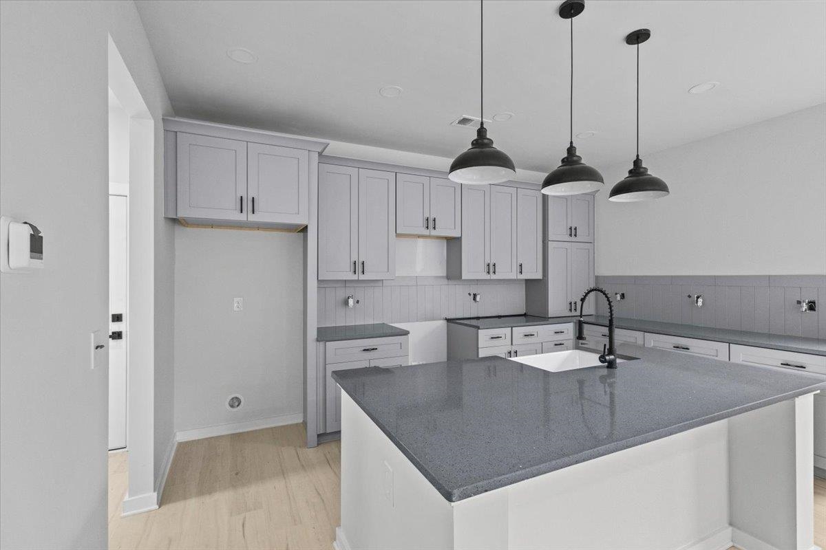 141 North Lee Street Chesnee, SC 29323 - Photo 8 of 31